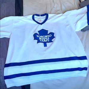Toronto Maple Leafs jersey, ready for the season!!